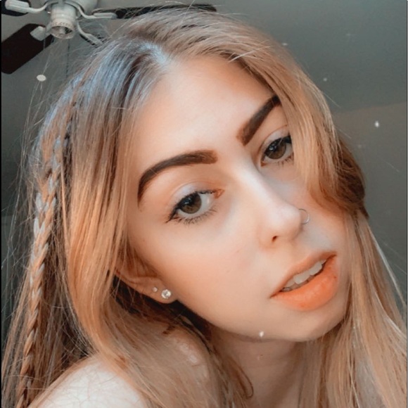 ellizabeth_mo